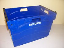 ALISON HANDLING. USED DH702(N) PAXTON USED BAIL ARM STACK & NEST PLASTIC CRATE&nbsp;&nbsp;PLASTIC BOXES PLASTIC CRATES