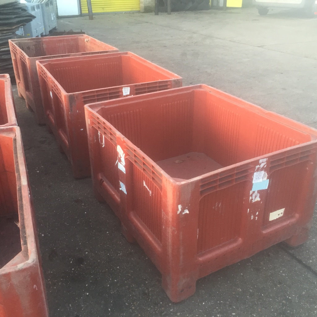 Second hand tote boxes cheap